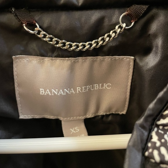 Banana Republic Black and white vest - Picture 2 of 6